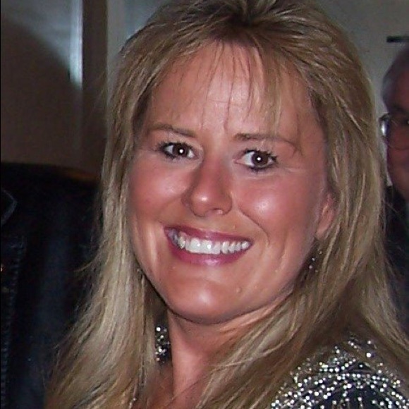 Meet your Posher, Dee - Picture 1 of 1